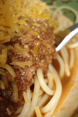 Delicious Meliscious – a cooking blog by Melissa: Homegrown Gourmet #9: PASTA! Cincinnati Style Chili – Chili