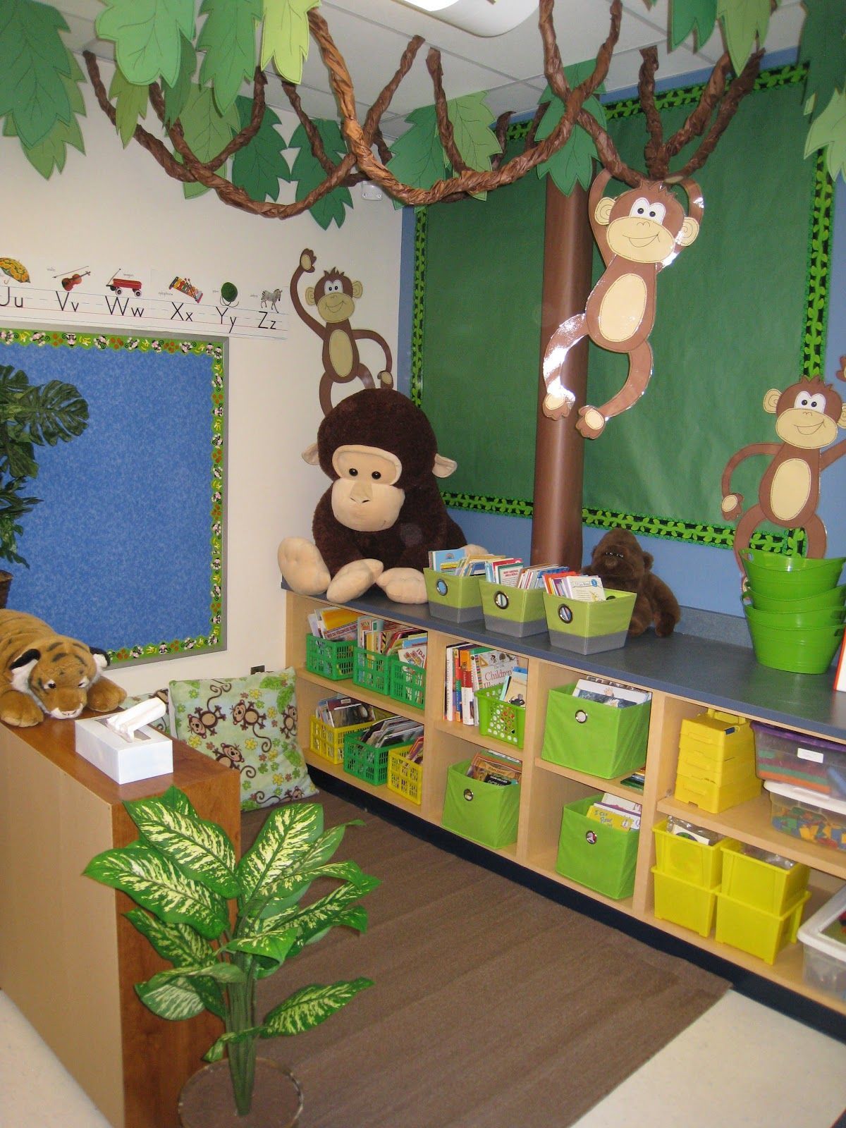 jungle theme classroom | The Creative Chalkboard: Ive caught zebra fever and Im seeing