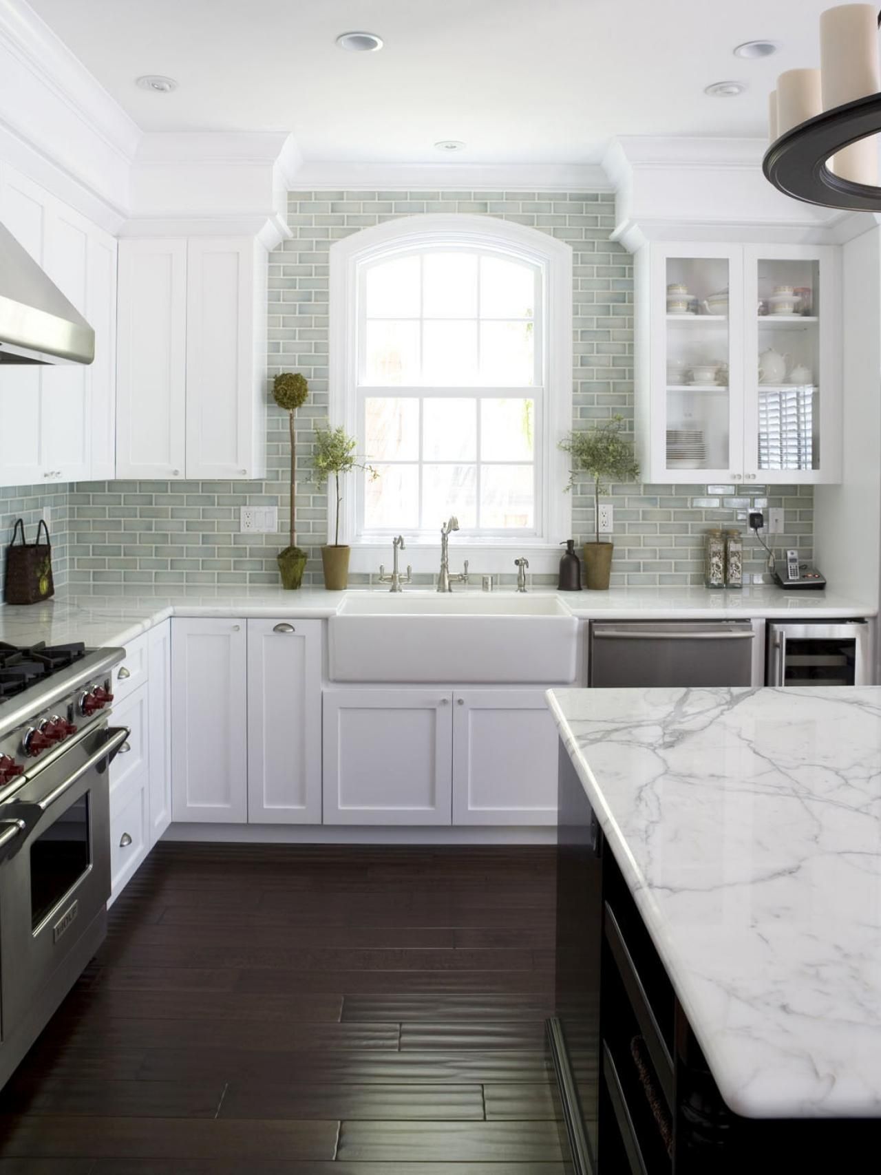 Our 40 Favorite White Kitchens | Kitchen Ideas & Design with Cabinets, Islands, Backsplashes |