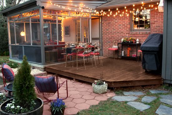 Perfect backyard for entertaining. Deck Patio and