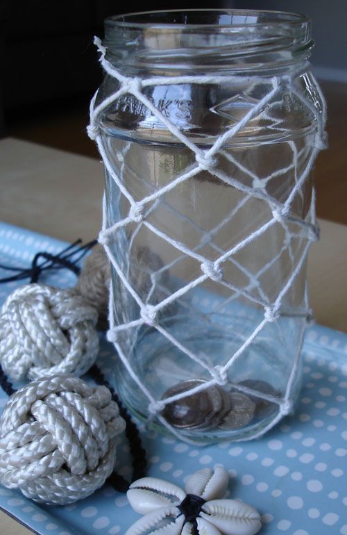 Turn an ordinary glass jar