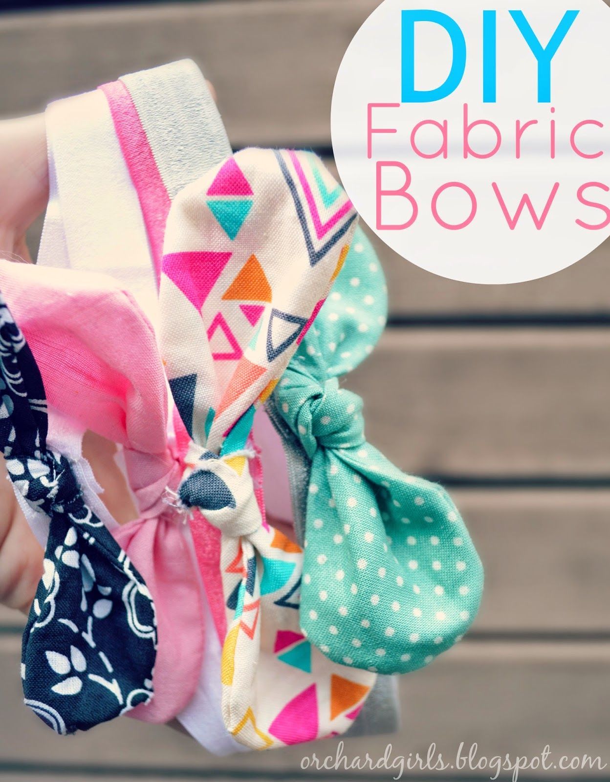 Bows seem so very simple. But there are truly hundreds of ways to make handmade bows and even more crafts that might be inspired by them. Here are lots of new and modern ideas for crafting with bows