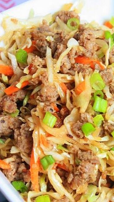 Eggroll in a Bowl 1 lb ground country sausage 1 bag dry coleslaw mix (shredded cabbage and carrots) 5 cloves garlic, minced 1/2 cup soy sauce (low sodium is best) 1 teaspoon ginger sliced green