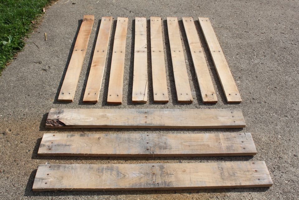How To Disassemble A Pallet