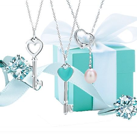 Tiffany Blue is so iconic! Make sure that you incorporate it into your party by indulging in the Tiffany Blue party range, perfect for weddings, birthdays, engagement parties, christmass and so