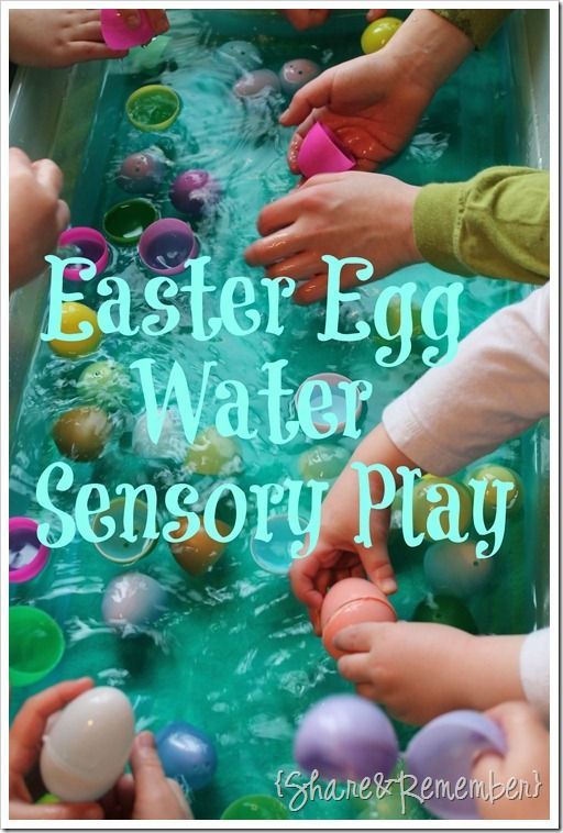 water play with plastic Eas