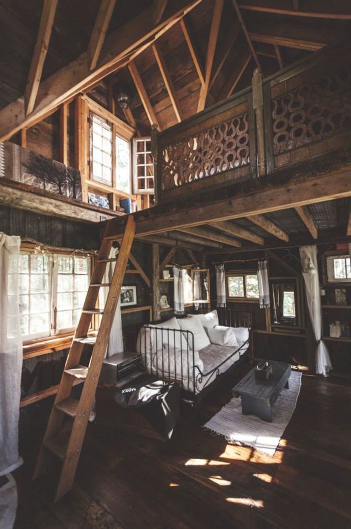A BEAUTIFUL MESS @Elyse Woodbury Pehrson Larson of A Beautiful Mess At Home With Lynne Knowlton (thats me) :) !!  #treehouse ideas