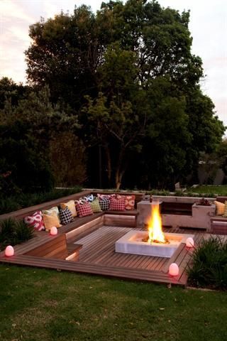 apparently in south africa they call these firepit/seat combinations bomas…this one is beautiful