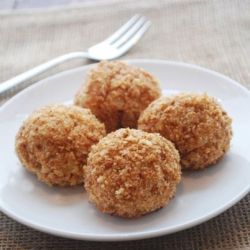 Baked potato balls – a delicious way to use up leftover mashed potatoes.
