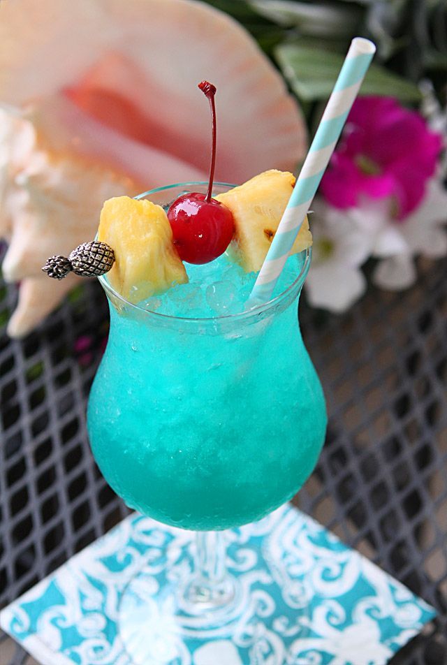 Blue Hawaii Cocktail {Coconut Rum, Blue Curaao, Pineapple Juice, & Sweet & Sour Mix}