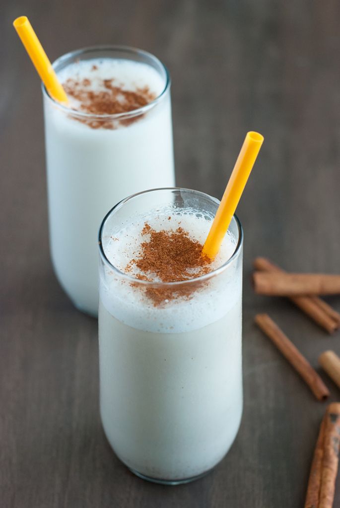 Cinnamon Roll Smoothie – Healthy, delicious, and tastes just like the cinnamon roll! #vegan
