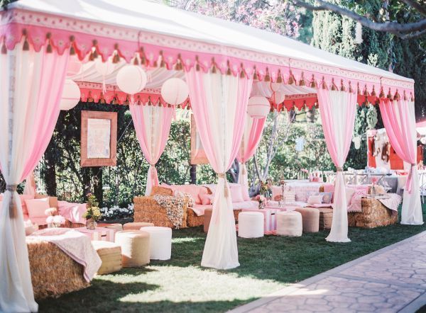 Creativity with casual pinks and white…..Mindy Weiss is genius!
