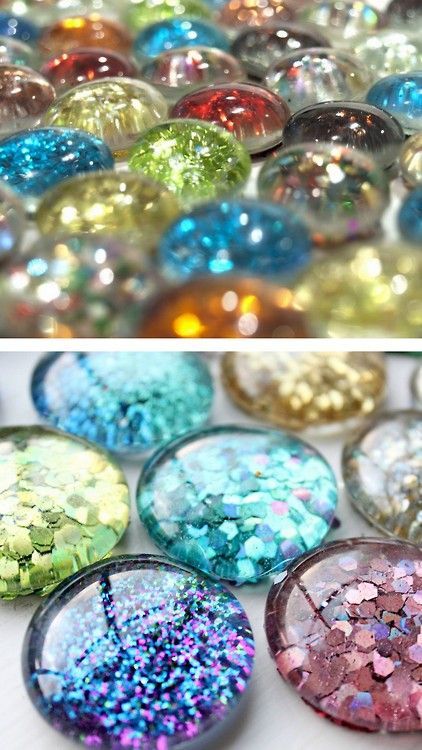 diychristmascrafts:    DIY Cheap and Easy Glitter Magnet Tutorials. You can find a big bag of these flat back marbles at the