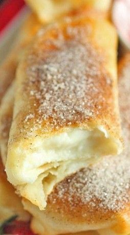 Fried Cheesecake Rollups ~ Who could even imagine you can fry a cheesecake and get the most amazing fried dessert the people have