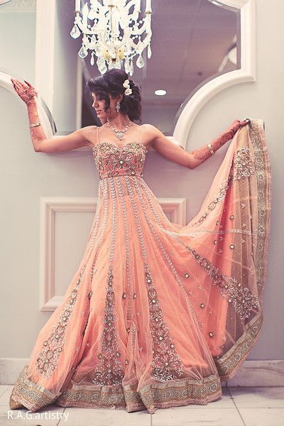 Gorgeous (indian) dress for the princess-like look at your reception! Stole this from #maharaniweddings. Thanks for sharing this.