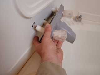 How to remove & install new tub in mobile home. Great instructional.