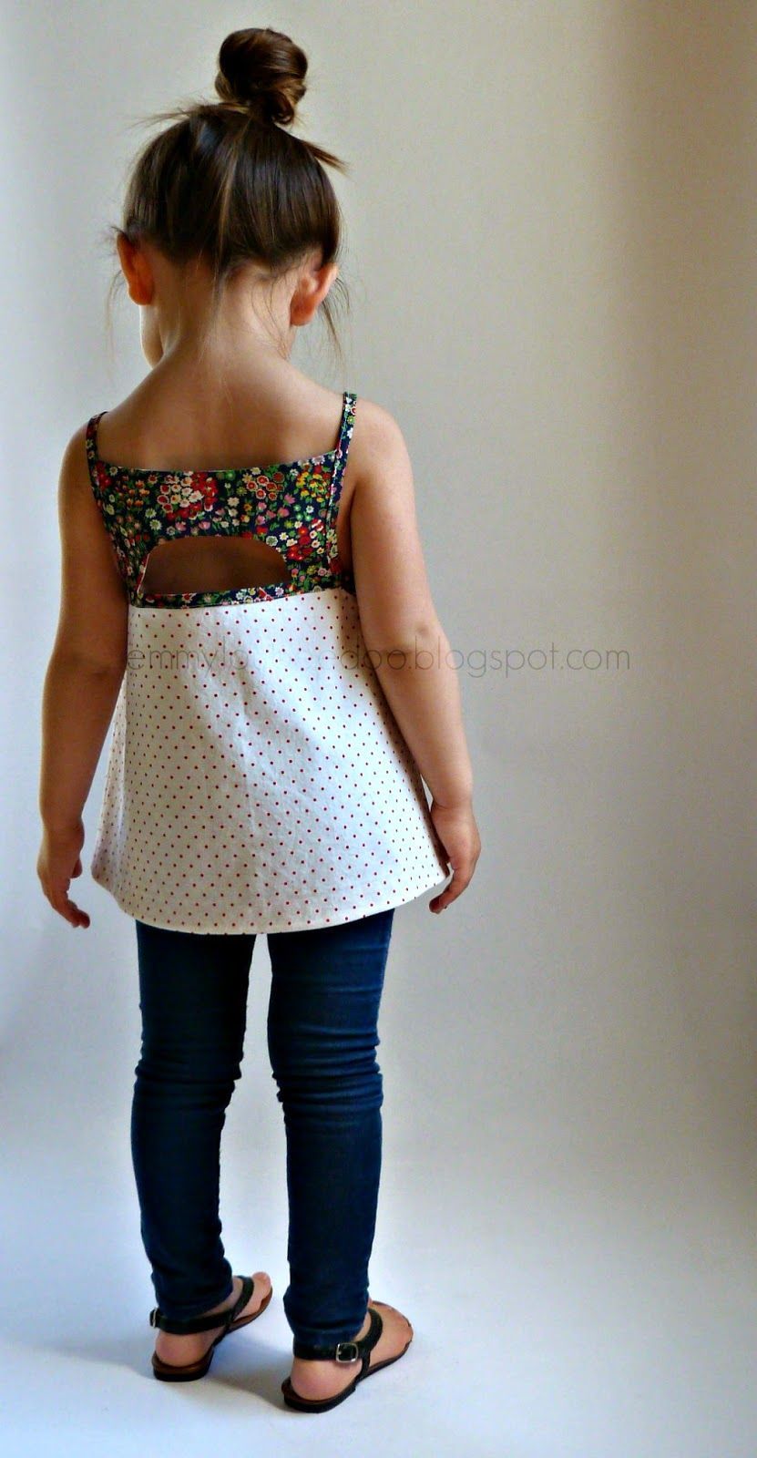 I cant sew but these little girl tops/dresses are so cute. Pattern available on etsy