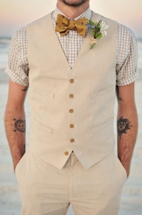 It’s so hot now that I can’t imagine a groom wearing the whole suit with a vest and jacket – that’s kind of crazy! So how