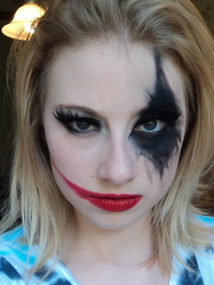 Modern Harley Quinn makeup, i would do another smudged diamond on the other eye as well as make the lips more blood-drippy
