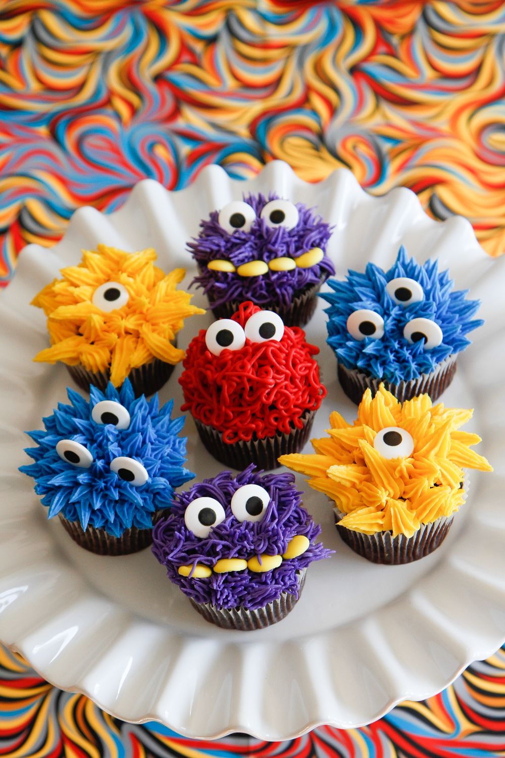 MONSTER-IFFIC CUPCAKES – Cute little monster cupcakes for a little boys birthday. Chocolate cupcakes with buttercream – really