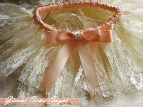 OMG Lace tutu….  so delicate…. I LOVE IT!  This isnt a tutorial but Id like to try and make something like it for my neices.