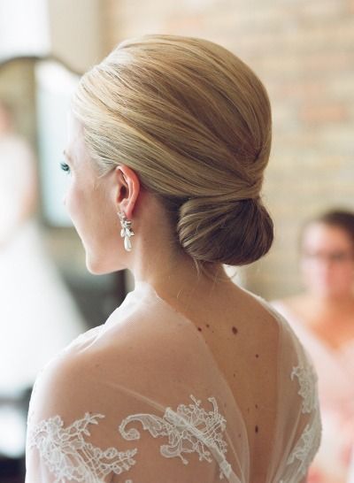 pretty classic hairstyle for the bride