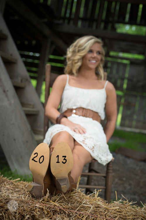 Put the focus on your shoes. | 47 Brilliant Tips To Getting An Amazing Senior Portrait