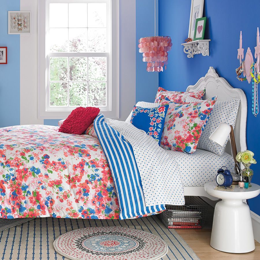 This #TeenVogue Rosie Posie Comforter Set is perfect for back to school!