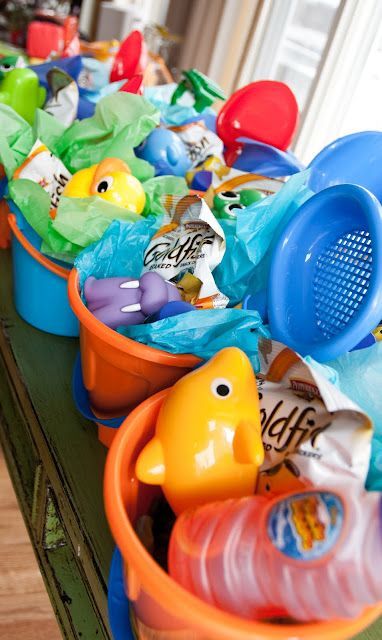 Under the sea party favors for Little Mermaid birthday?- cute idea for a future bday party for my baby Carly!
