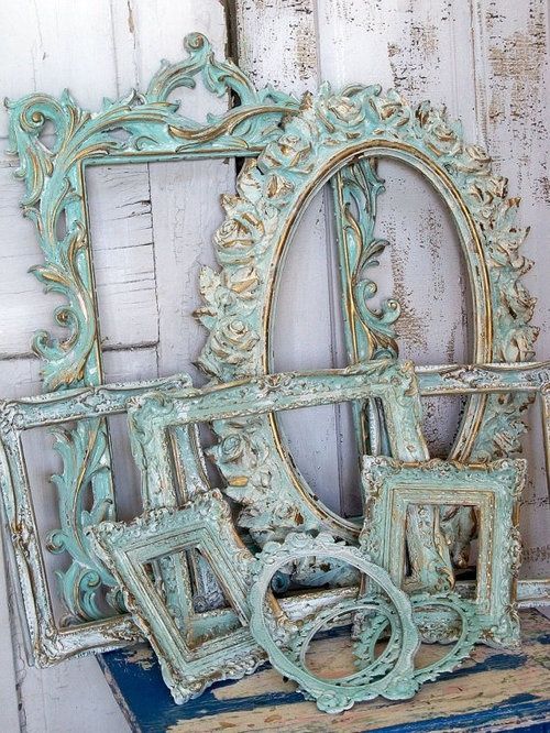 a great Idea to paint different frames using Annie Sloan Chalk Paint™ Decorative Paint. The results are amazing.