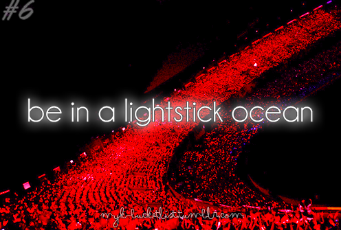 be in a lightstick ocean :O I want to be in the VIPs crown lightstick ocean