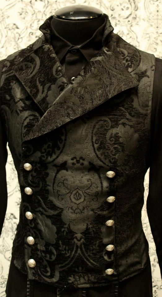Beautiful mens Victorian/steampunk coat. Looks very phantom of the opera and would be perfect with the mask.
