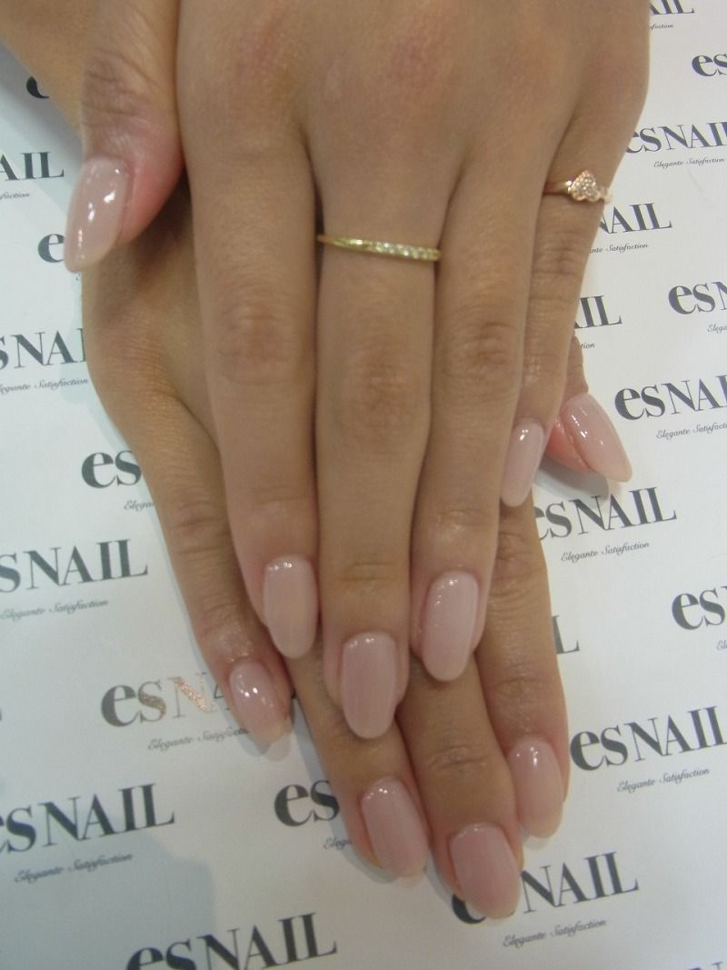 Beautiful neutral nails. Getting something like this today