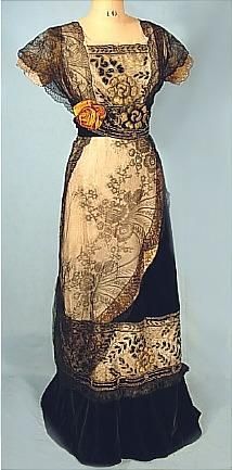 c. 1910 Black Cotton Velvet and Silk Chantilly Lace Edwardian Gown
