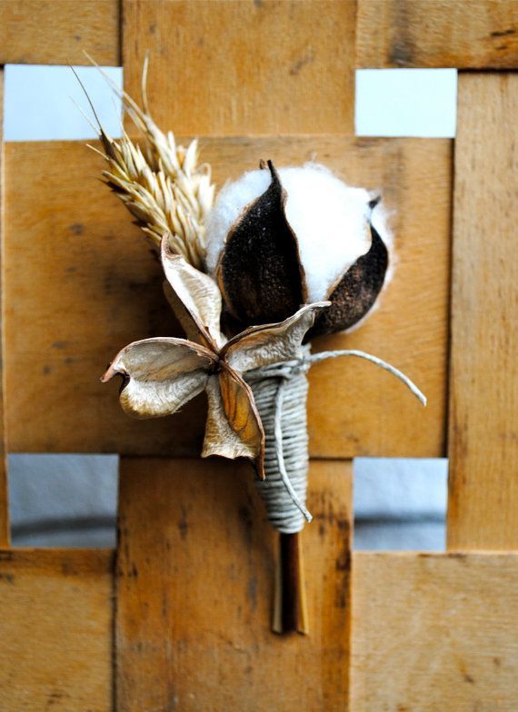 Cotton Boll Boutonniere – Natural Cotton – Raw Cotton – Wedding – Groom – Groomsmen. $15.00, via Etsy.