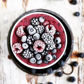 … frozen acai wildberry smoothie bowl …