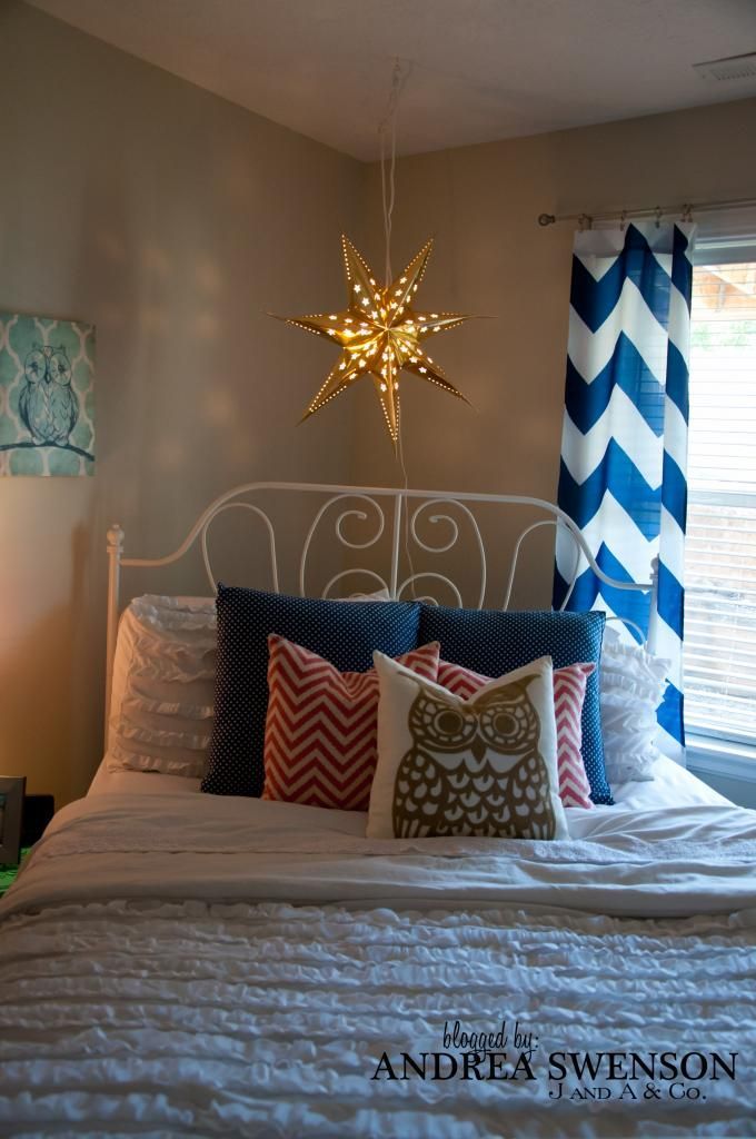 Fun Tween Bedroom for a girl Great colors (Navy, Coral, Gold, and Teal)