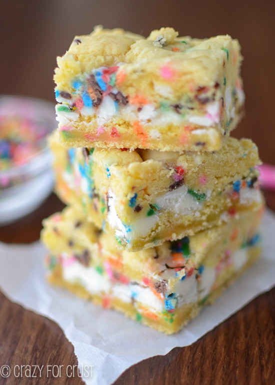 Funfetti Gooey Bars | 23 Easy Dessert Bars That Will Leave You Drooling
