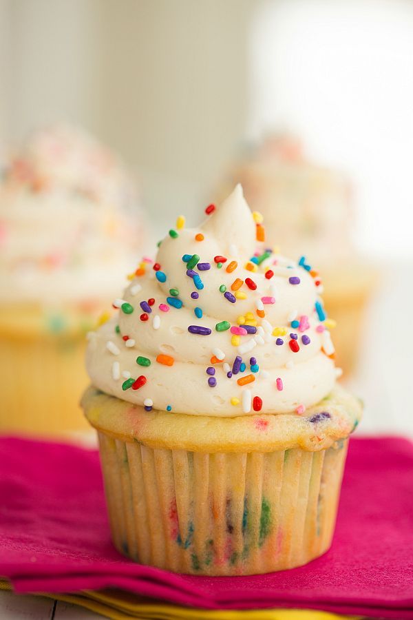 Homemade Funfetti Cupcakes (from scratch!) – Brown Eyed Baker – A Food & Cooking Blog