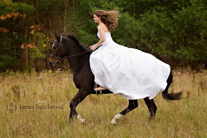 horseback weddings | 19 Breathtaking Photos of Brides on Horseback  HORSE NATION