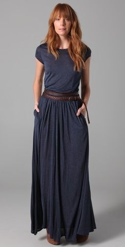 Maxi Tee Dress Comfy and Casual yet sophisticated… short sleeves and pockets, Im in! I love dresses with pockets!