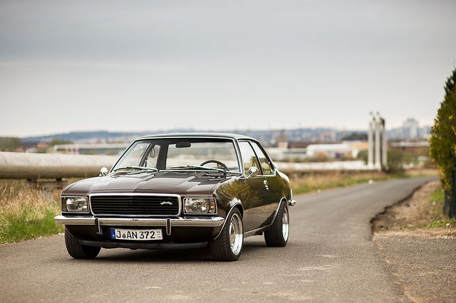 Opel Rekord D (19711977)