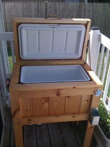 Patio / Deck Cooler Stand–diy….. This one even has a step by step guide, not just pictures!!!!