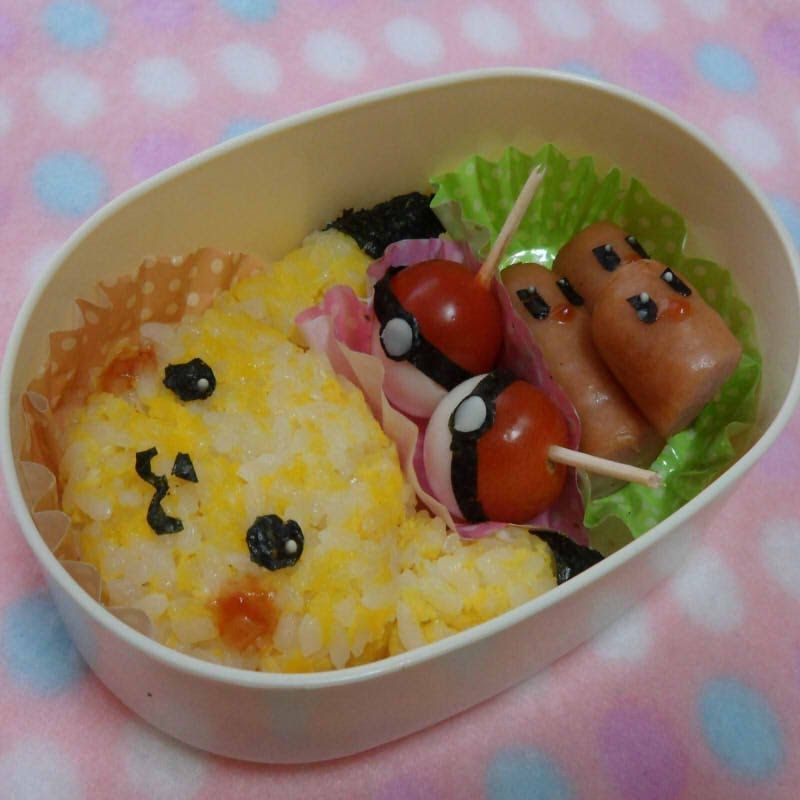pikachu bento tutorial She doesnt say how to make the pokey balls but I am thinking I could use baby bell cheese and just unwrap