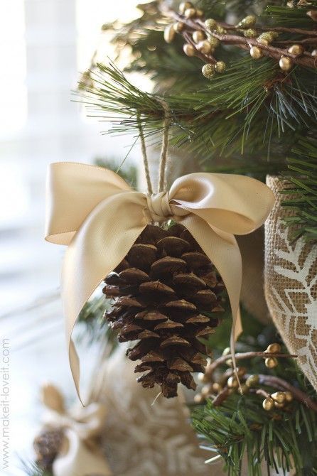 Pine Cone Bow Ornament…..and other Dream Tree Challenge details (for those who asked!)