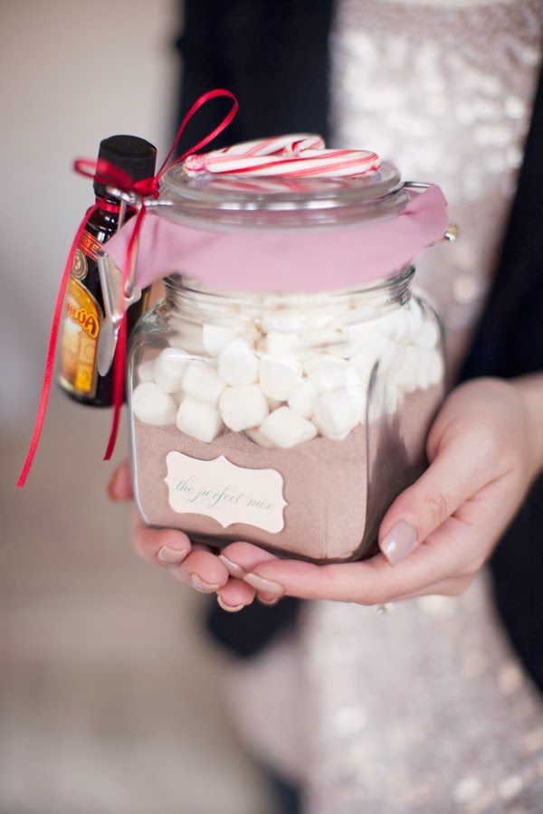 Still need a gift?! NO SWEAT! Here are some super easy, super cute, last minute DIY gift ideas!