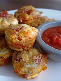 Tammys Book Parlor: WOW {Warm Oven Wednesday} Pizza Muffins