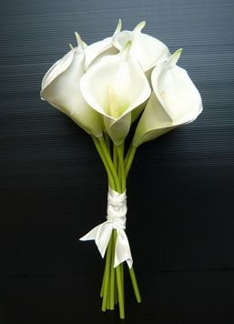 White Cala Lily Bouquet would also be beautiful for the Vanity Fair Theme.