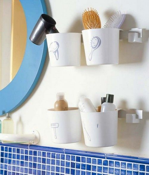 31 Creative Storage Idea For A Small Bathroom Organization | Shelterness   I really need some of these ideas