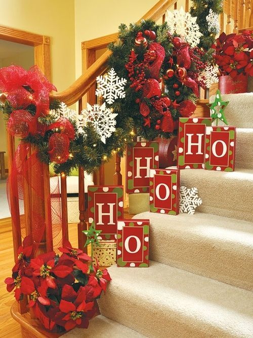 A Whole Bunch Of Christmas Staircase Decorating Ideas – Christmas Decorating –